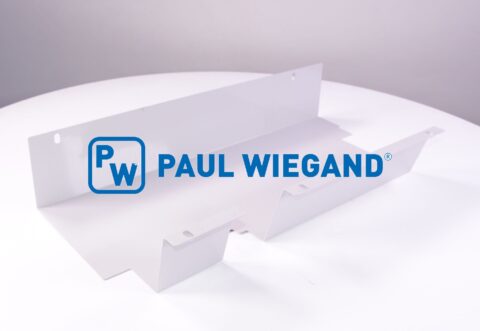 Szyna montażowa calowa do paneli po lewej stronie