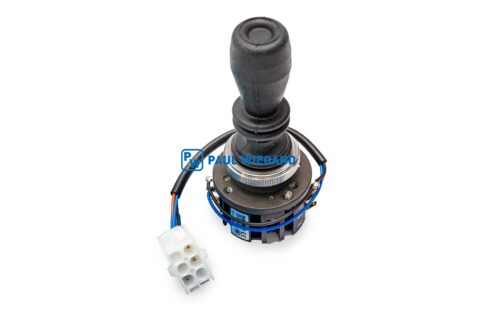 Kabina z konsolą środkową Joystick Scarab Magnum i Merlin